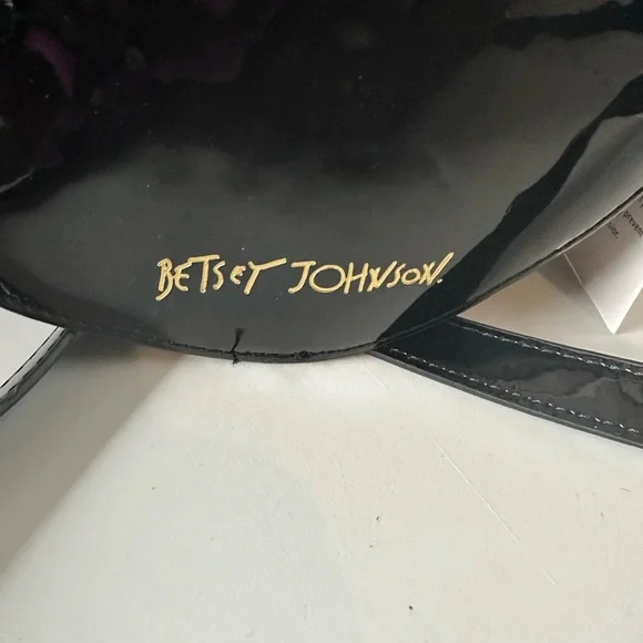 NWT Betsey Johnson Sugar Black Patent Faux Crowned Floral Skullcandy Crossbody - Picture 4 of 7